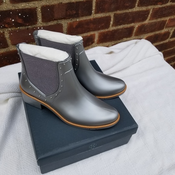 Bernardo Shoes - NWD Bernardo Peyton Rain booties 10
